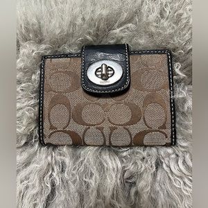 AUTHENTIC COACH WALLET
